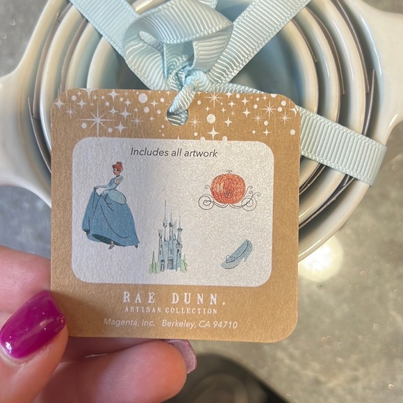 Rae Dunn Disney Measuring Cups NWT - Picture 3 of 4
